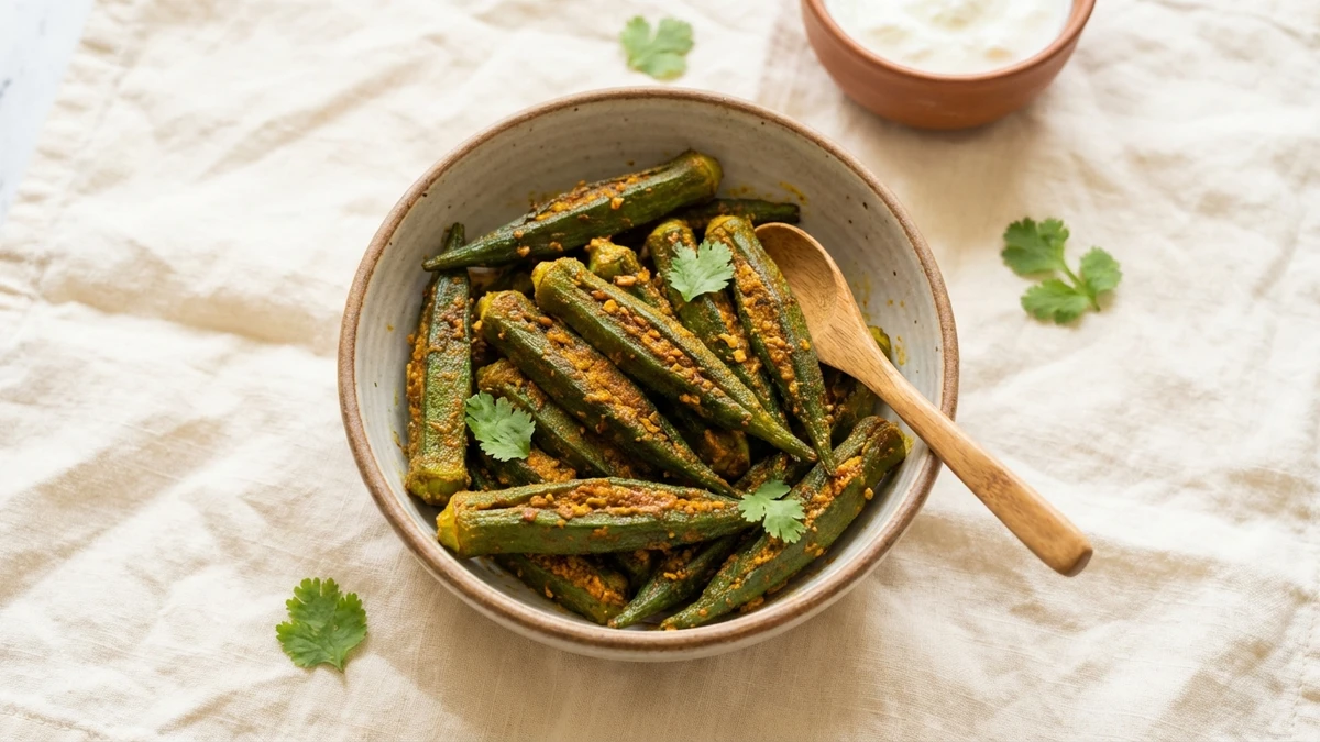 होटल वाली भिंडी भूल जाओगे, बस 1 गुप्त मसाले से बनाएं ये चटपटी भरवां भिंडी!